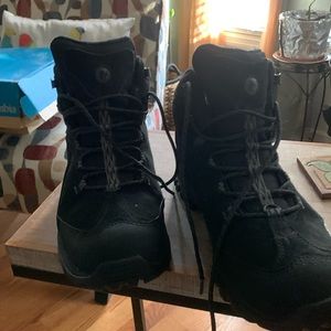Men’s size 13 Merrell boots,black